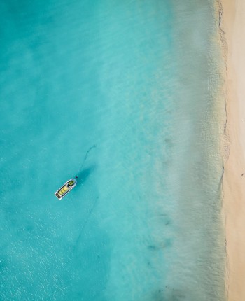 Can I purchase a property in Aruba?